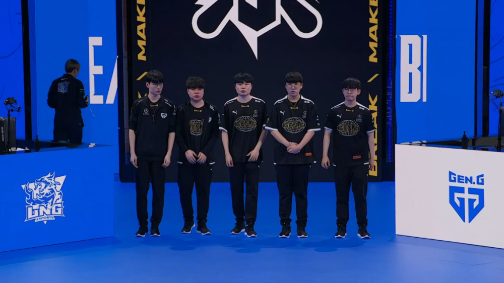 作为女高尔 作为女高尔