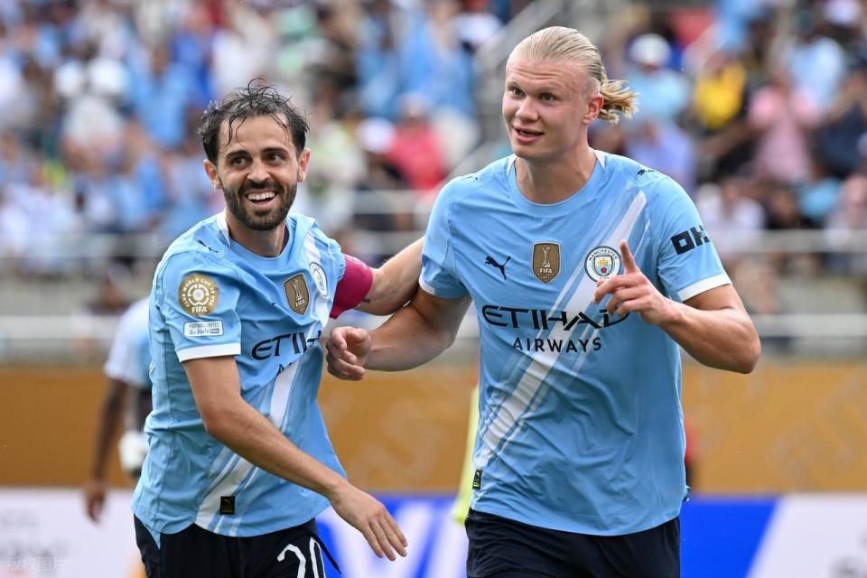 欢呼声中不 欢呼声中不